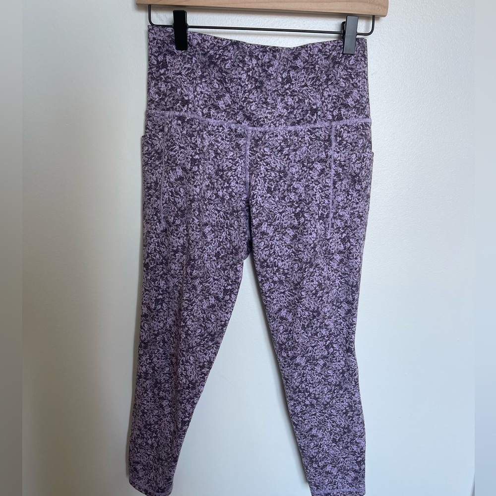 Athleta Untimate Stash Textured 7/8 Tight Pocket Leggings Purple - Picture 2 of 8
